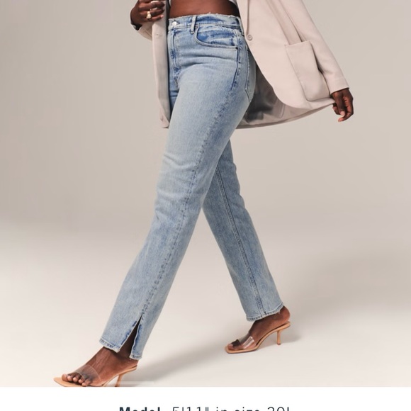 Abercrombie & Fitch The 90s Straight Ultra High Rise light wash Vent Hem Jeans - Picture 6 of 15